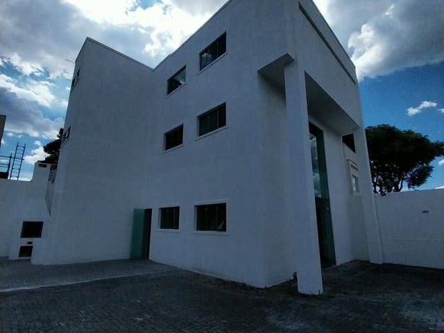 Prédio para alugar, no bairro Jardim Botânico em Curitiba