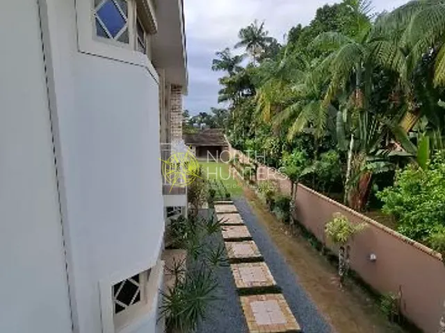 Sobrado com 960m² 3 quartos e 4 banheiros, à venda, no bairro Glória em Joinville