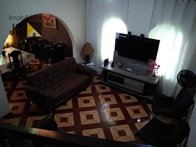 Sobrado com 240m² 3 quartos e 2 banheiros, à venda, no bairro Vila Menino Jesus em Caçapava