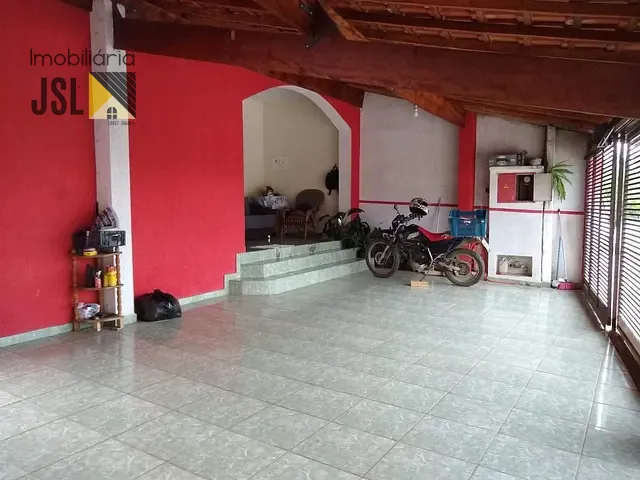 Sobrado com 240m² 3 quartos e 2 banheiros, à venda, no bairro Vila Menino Jesus em Caçapava