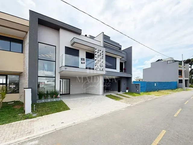 Sobrado com 146m² 3 quartos e 2 banheiros, à venda, no bairro Costeira em São José dos Pinhais