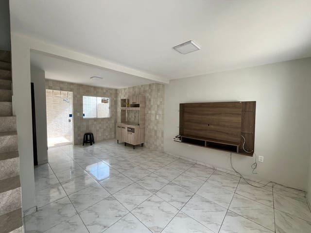 Casa com 58m² 3 quartos e 4 banheiros, à venda, no bairro Ingleses do Rio Vermelho em Florianópolis