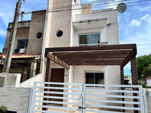 Casa com 58m² 3 quartos e 4 banheiros, à venda, no bairro Ingleses do Rio Vermelho em Florianópolis