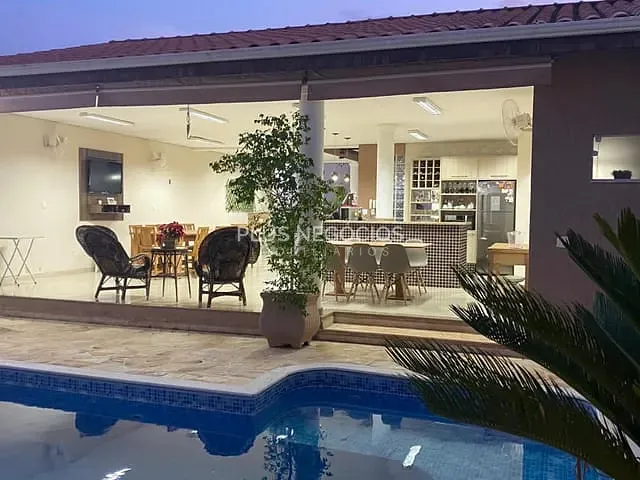 Casa com 500m² 3 quartos e 5 banheiros, à venda, no bairro Centro em Votorantim