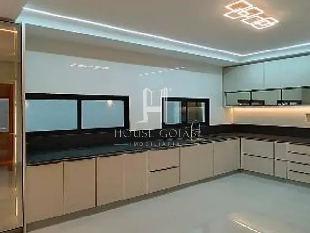Sobrado com 520m² 4 quartos e 4 banheiros, à venda, no bairro Setor Faiçalville em Goiânia