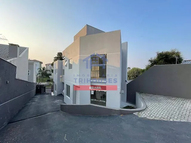 Sobrado com 137m² 3 quartos e 2 banheiros, à venda, no bairro Santa Cândida em Curitiba