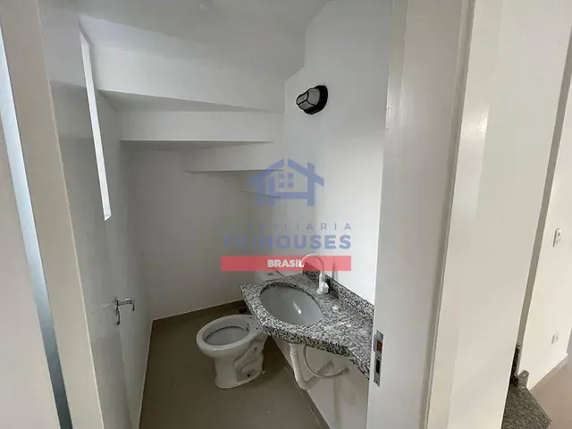 Sobrado com 137m² 3 quartos e 2 banheiros, à venda, no bairro Santa Cândida em Curitiba