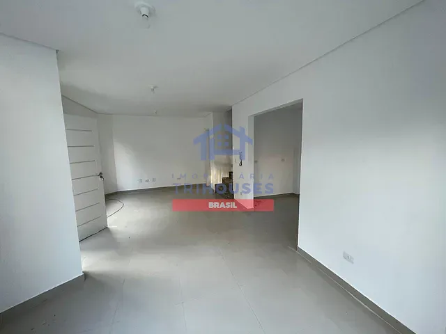 Sobrado com 137m² 3 quartos e 2 banheiros, à venda, no bairro Santa Cândida em Curitiba