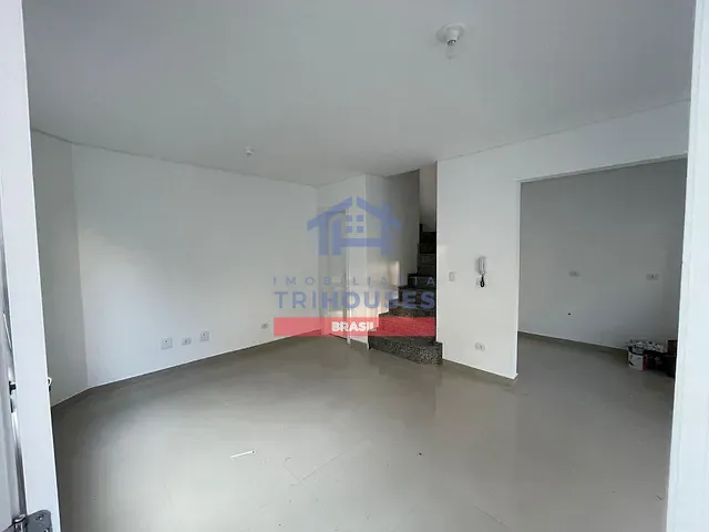 Sobrado com 137m² 3 quartos e 2 banheiros, à venda, no bairro Santa Cândida em Curitiba