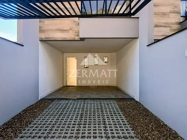 Sobrado 3 quartos e 3 banheiros, à venda, no bairro Valparaiso em Blumenau