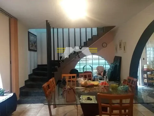 Sobrado com 352m² 4 quartos e 4 banheiros, à venda ou para alugar, no bairro Jardim Arize em São Paulo