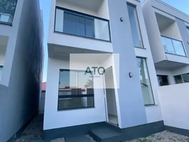 Sobrado 2 quartos e 1 banheiro, à venda, no bairro Universitário em Tijucas