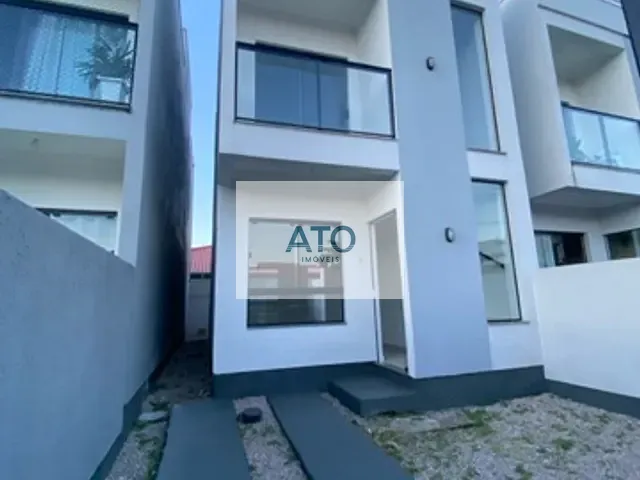 Sobrado 2 quartos e 1 banheiro, à venda, no bairro Universitário em Tijucas