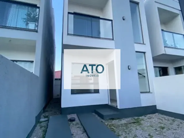 Sobrado 2 quartos e 1 banheiro, à venda, no bairro Universitário em Tijucas