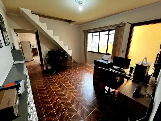 Sobrado 6 quartos e 4 banheiros, à venda, no bairro Parque João Ramalho em Santo André