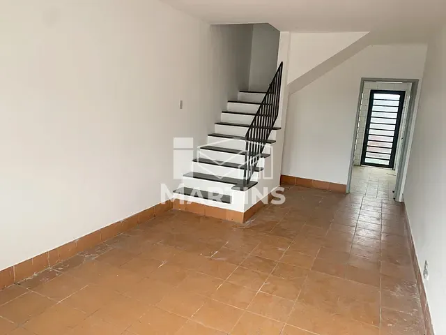 Sobrado 2 quartos e 1 banheiro, para alugar, no bairro Jardim Suína em Taboão da Serra