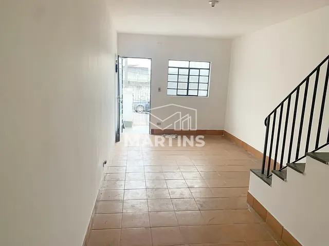 Sobrado 2 quartos e 1 banheiro, para alugar, no bairro Jardim Suína em Taboão da Serra