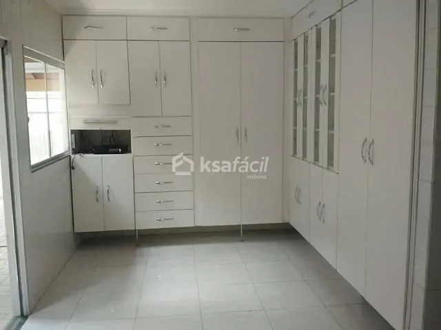 Sobrado com 450m² 5 quartos e 5 banheiros, à venda, no bairro Vila Gomes em Campo Grande