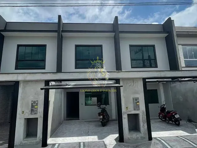Sobrado 2 quartos e 3 banheiros, à venda, no bairro Rio Pequeno em Camboriú