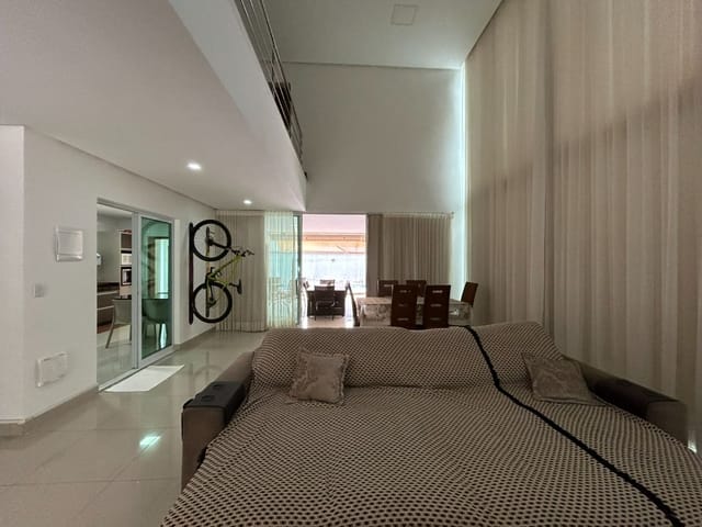 Foto do Sobrado - Sobrado com 3 dormitórios à venda, 252 m² por R$ 1.380.000,00 - Jardins Veneza - Senador Canedo/GO | Portfolio Imóveis