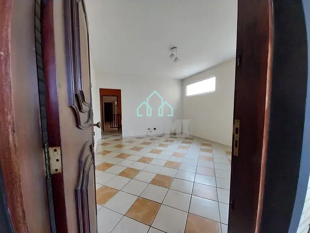 Sobrado com 280m² 4 quartos e 3 banheiros, à venda, no bairro Centro em Taubaté