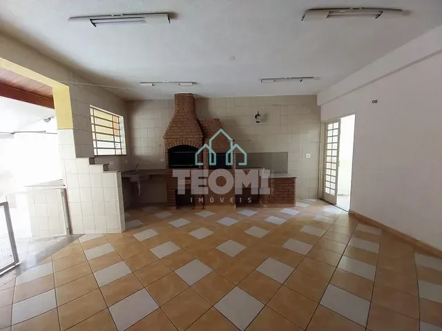 Sobrado com 280m² 4 quartos e 3 banheiros, à venda, no bairro Centro em Taubaté