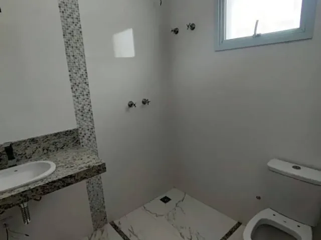 Sobrado 3 quartos e 4 banheiros, à venda, no bairro Vila Scarpelli em Santo André