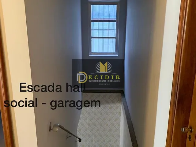 Sobrado com 300m², para alugar, no bairro Vila Regente Feijó em São Paulo