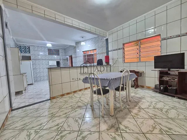 Sobrado com 132m² 3 quartos e 2 banheiros, à venda, no bairro Jundiapeba em Mogi das Cruzes