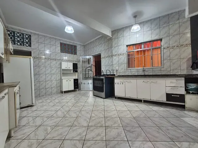 Sobrado com 132m² 3 quartos e 2 banheiros, à venda, no bairro Jundiapeba em Mogi das Cruzes
