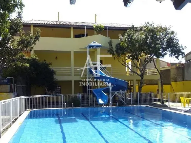 Sobrado com 1185m² 8 quartos e 3 banheiros, à venda, no bairro São Gonçalo em Taubaté