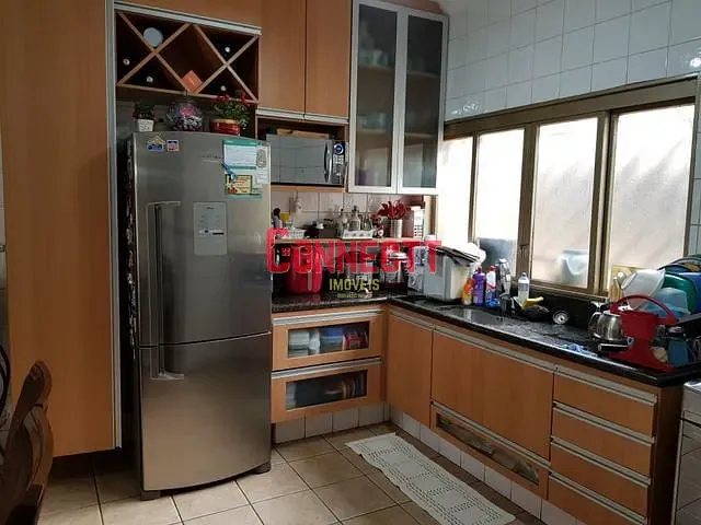 Sobrado com 162m² 3 quartos e 2 banheiros, à venda, no bairro Conjunto Habitacional Jardim das Palmeiras em Ribeirão Preto
