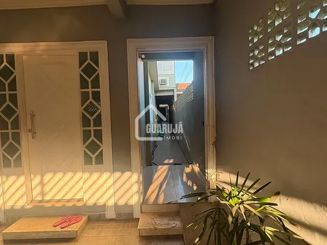 Sobrado 2 quartos e 3 banheiros, à venda, no bairro Vila Alice (Vicente de Carvalho) em Guarujá