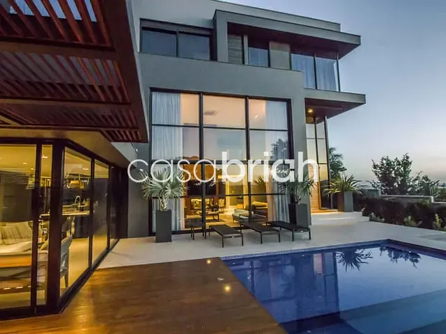 Sobrado com 1295m² 4 quartos e 6 banheiros, à venda, no bairro Boa Vista em Novo Hamburgo