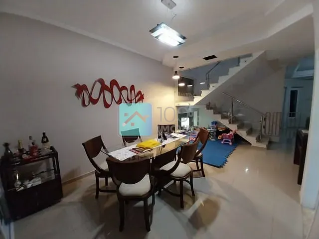 Sobrado com 250m² 3 quartos e 5 banheiros, à venda, no bairro Urbanova VII em São José dos Campos