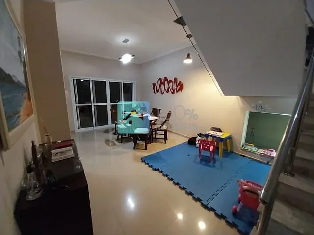 Sobrado com 250m² 3 quartos e 5 banheiros, à venda, no bairro Urbanova VII em São José dos Campos