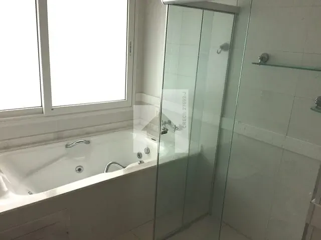 Sobrado com 448m² 4 quartos e 4 banheiros, à venda, no bairro Vila Virgínia em Jundiaí