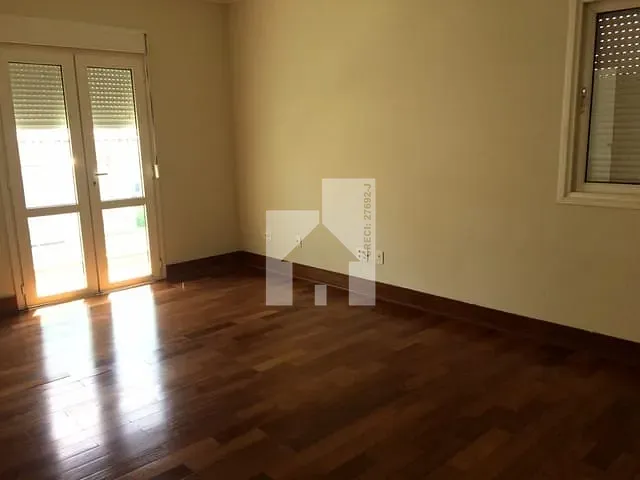 Sobrado com 448m² 4 quartos e 4 banheiros, à venda, no bairro Vila Virgínia em Jundiaí