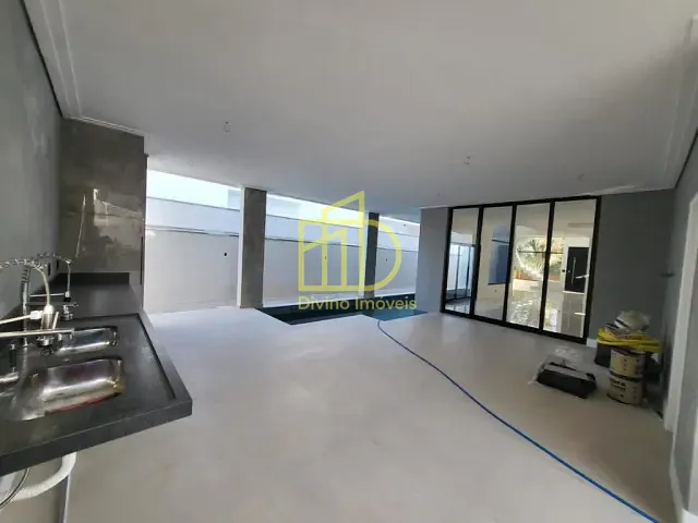 Sobrado com 456m² 4 quartos e 3 banheiros, à venda, no bairro Alphaville Nova Esplanada 3 em Votorantim