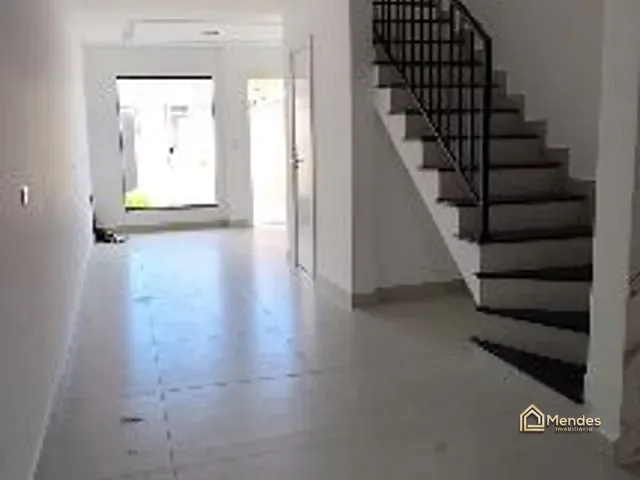 Sobrado com 80m² 3 quartos e 1 banheiro, à venda, no bairro Umbará em Curitiba