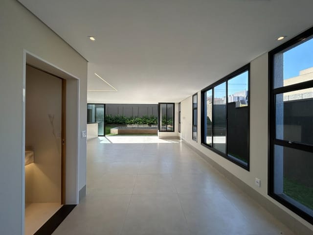 Foto do Sobrado - Sobrado com 3 dormitórios à venda, 224 m² por R$ 1.897.000,00 - Jardins Capri - Senador Canedo/GO | Portfolio Imóveis