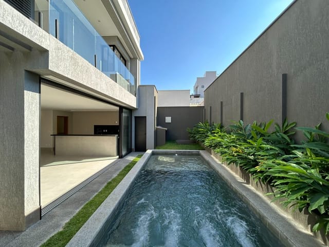 Foto do Sobrado - Sobrado com 3 dormitórios à venda, 224 m² por R$ 1.897.000,00 - Jardins Capri - Senador Canedo/GO | Portfolio Imóveis