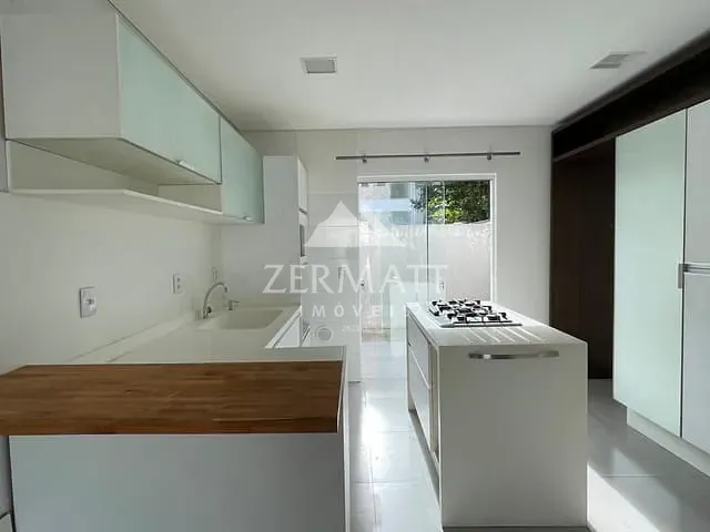 Sobrado 2 quartos e 2 banheiros, para alugar, no bairro Boa Vista em Blumenau