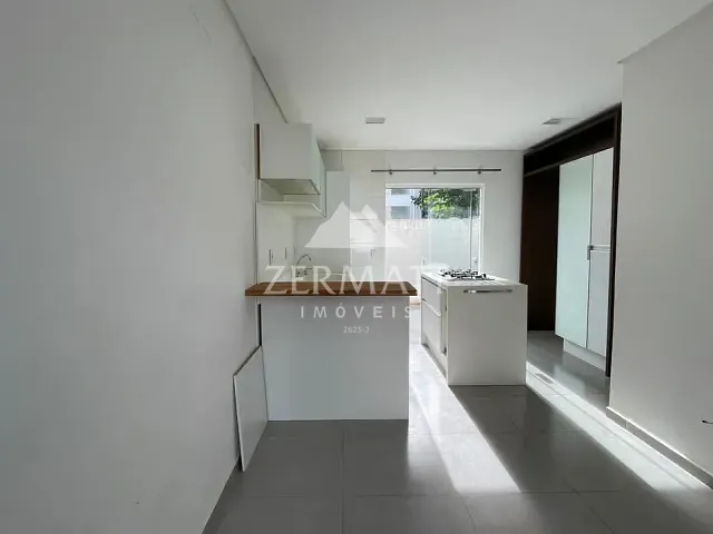 Sobrado 2 quartos e 2 banheiros, para alugar, no bairro Boa Vista em Blumenau