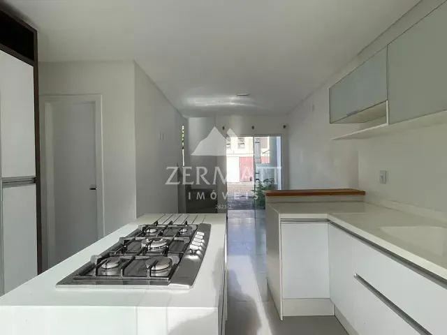 Sobrado 2 quartos e 2 banheiros, para alugar, no bairro Boa Vista em Blumenau