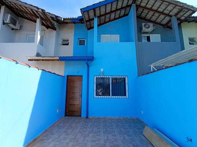 Foto do Sobrado - Sobrado à venda no bairro Pontal de Santa Marina em Caraguatatuba, SP - 3 dormitórios, sendo 2 suítes, garagem para 2 carros, a 50m da pista | Área 12 imóveis