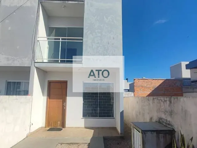 Sobrado 2 quartos e 1 banheiro, para alugar, no bairro Centro em Tijucas