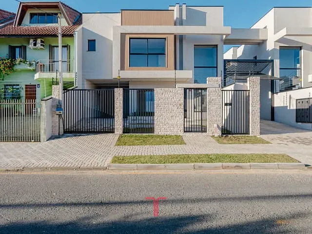 Casa com 95m² 3 quartos e 3 banheiros, à venda, no bairro São Braz em Curitiba