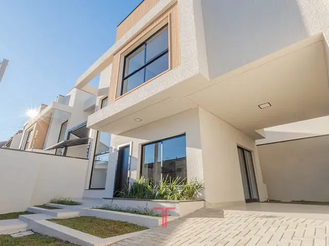 Casa com 95m² 3 quartos e 3 banheiros, à venda ou para alugar, no bairro São Braz em Curitiba