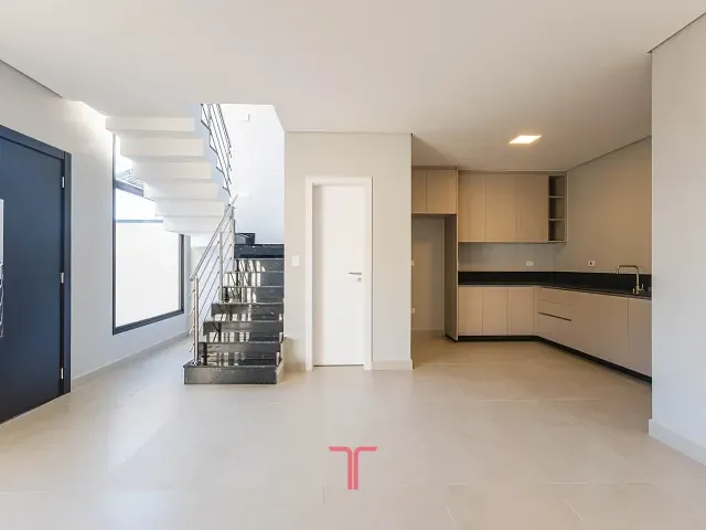 Casa com 95m² 3 quartos e 3 banheiros, à venda ou para alugar, no bairro São Braz em Curitiba